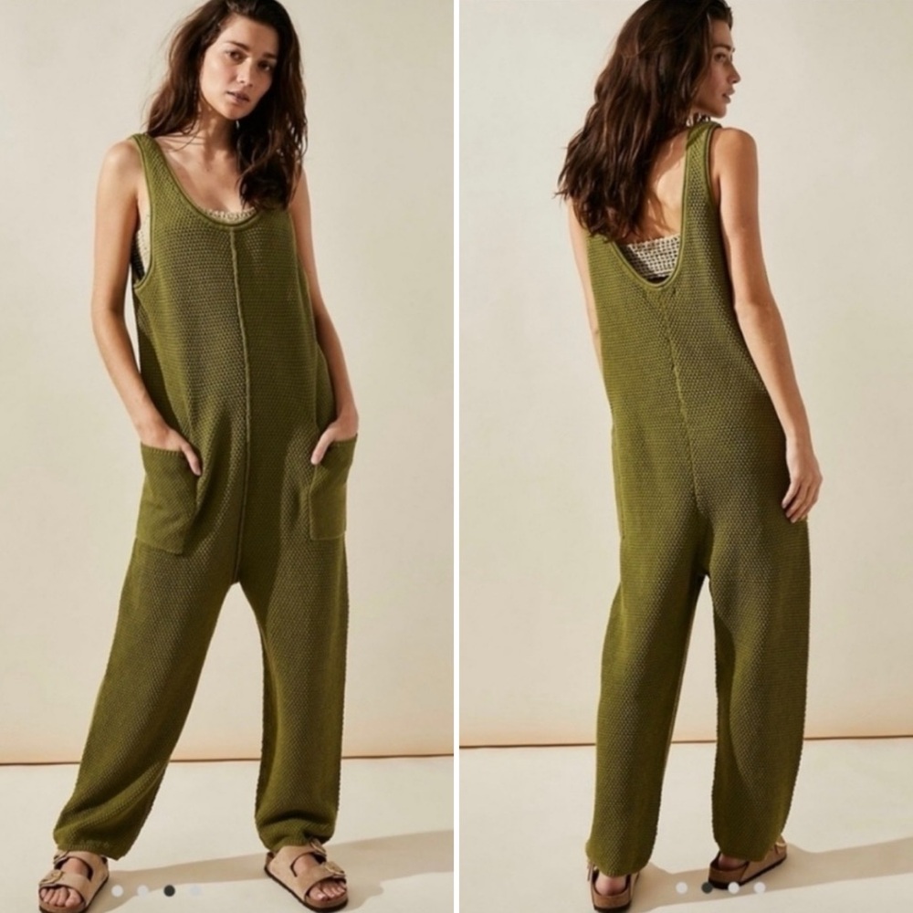 Free People -- Beach Hailee -- Sleeveless Olive Green Knit Cotton Jumpsuit